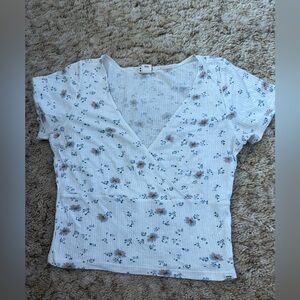 Billong size medium cropped floral top